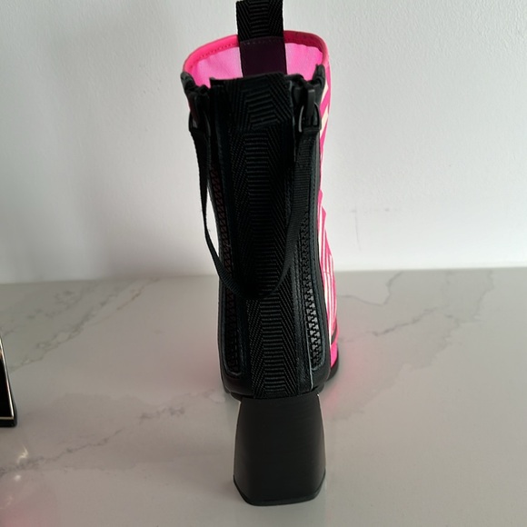 Geometric design, neon ankle boots - Picture 3 of 8